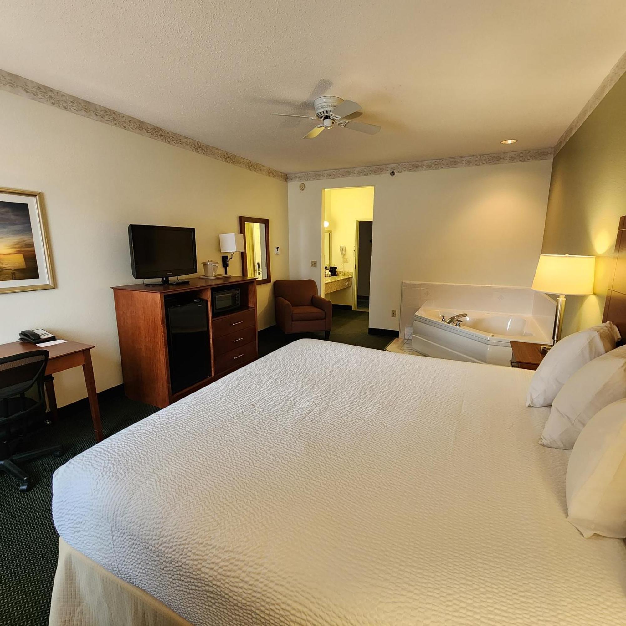 Baymont By Wyndham Mackinaw City Ngoại thất bức ảnh